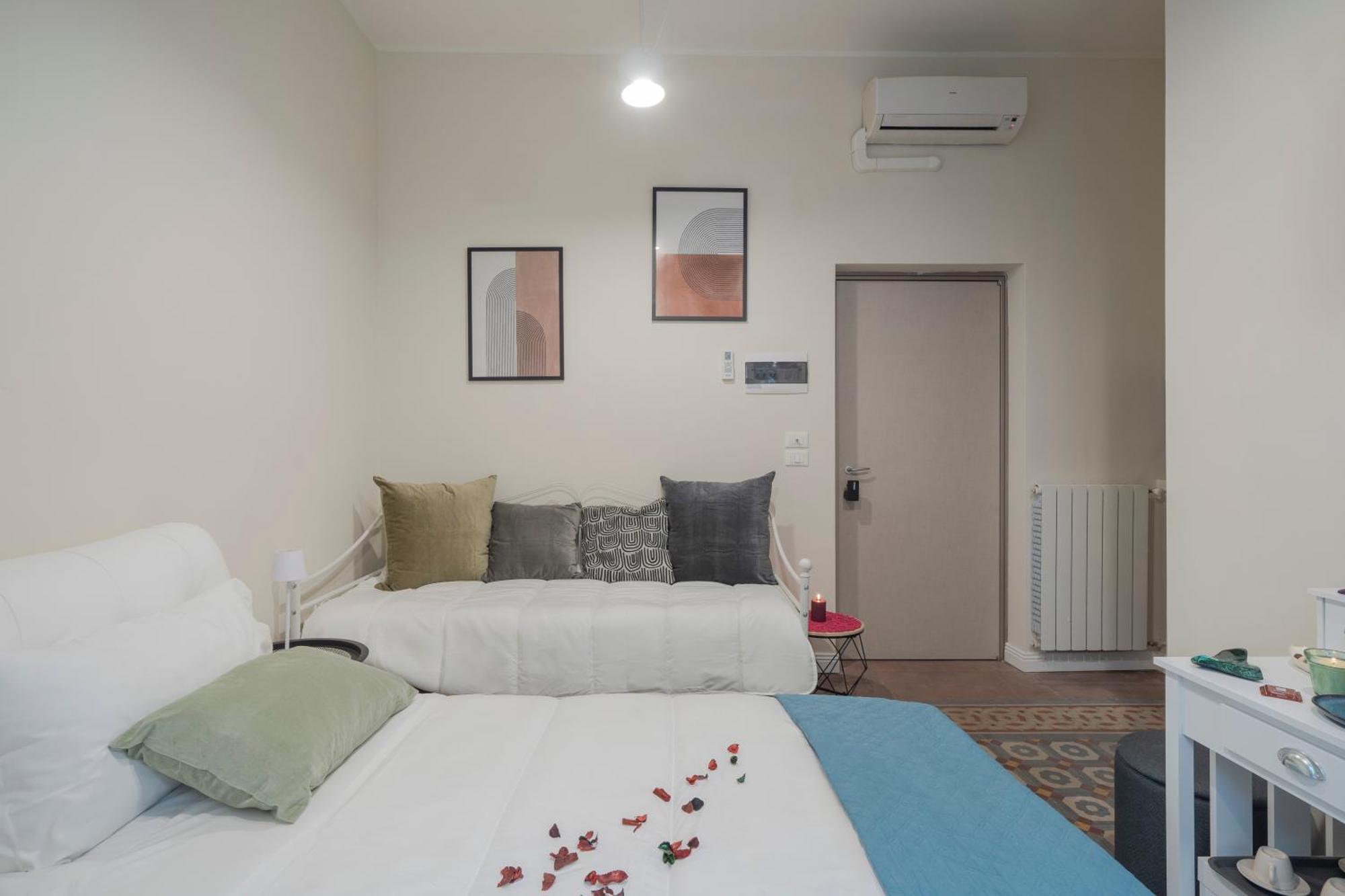 Couette-café Loreto Prestige - Parking Free & Bulb Gym *