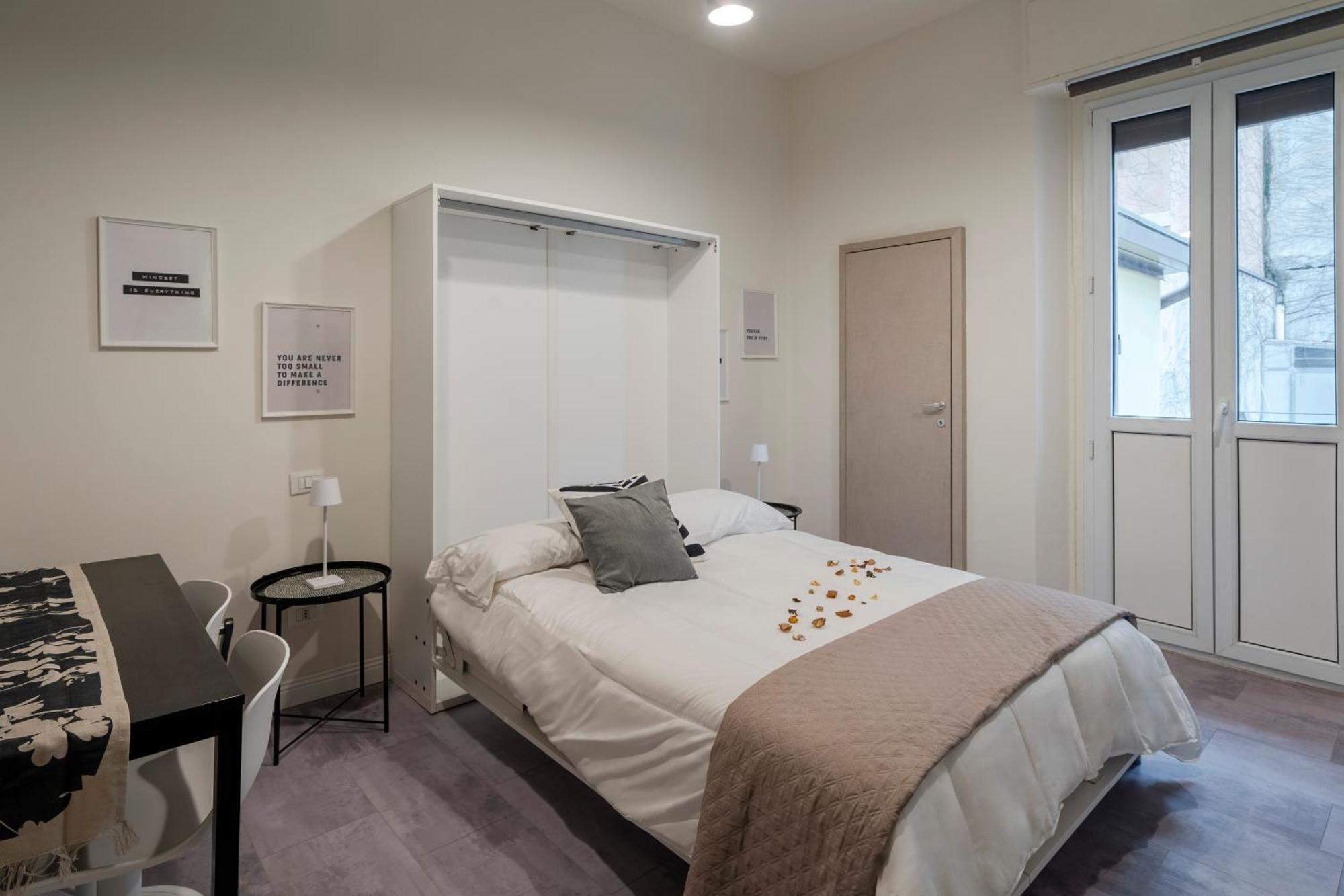 Loreto Prestige - Parking Free & Bulb Gym Couette-café Milan